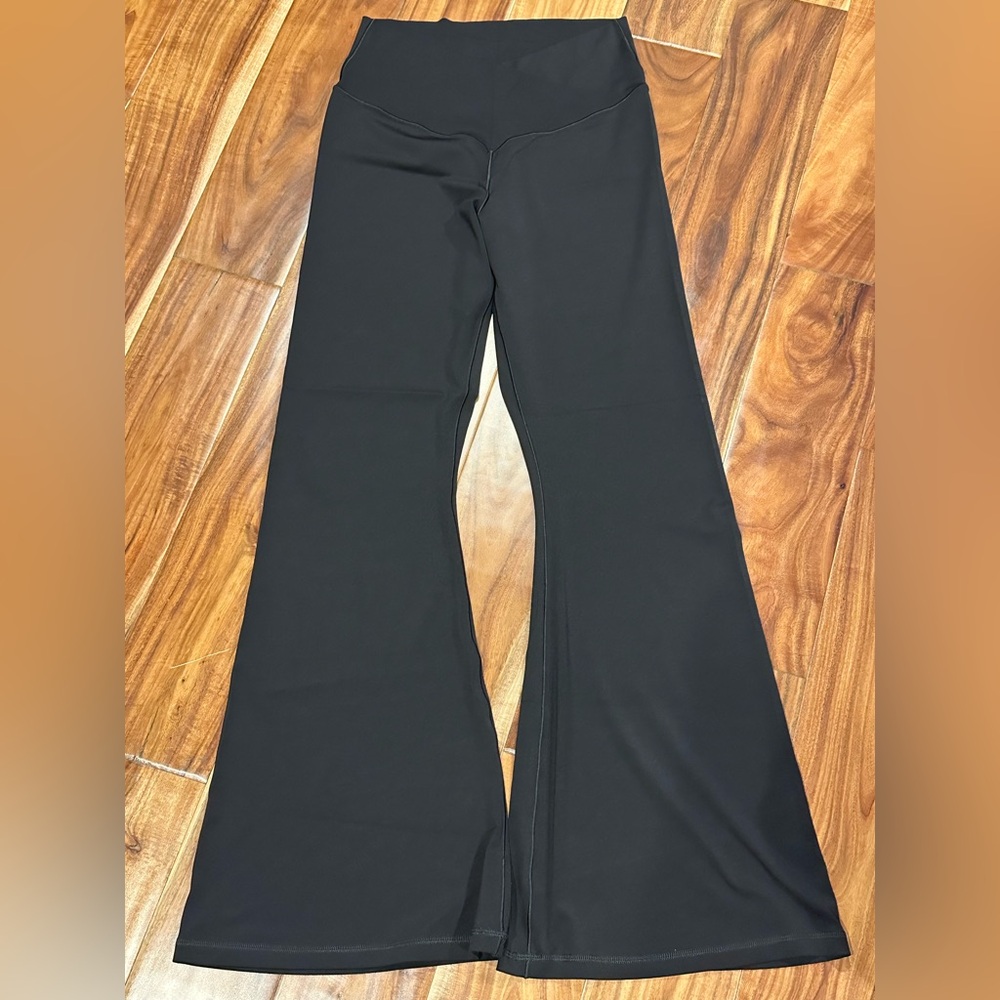 Aerie crossover waist Black Flared Leggings, size XL
